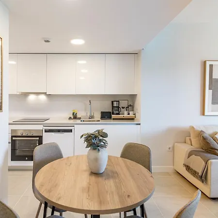 Ae2.2b - Newly Built With Big And Sunny Balcony Estepona