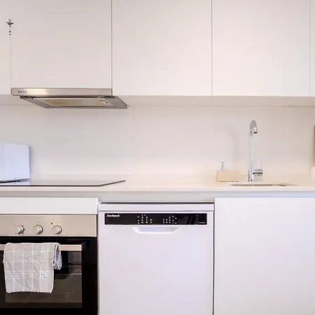 Διαμέρισμα Ae22b - New Build W Pool, Gym & Sunny Balcony Εστεπόνα