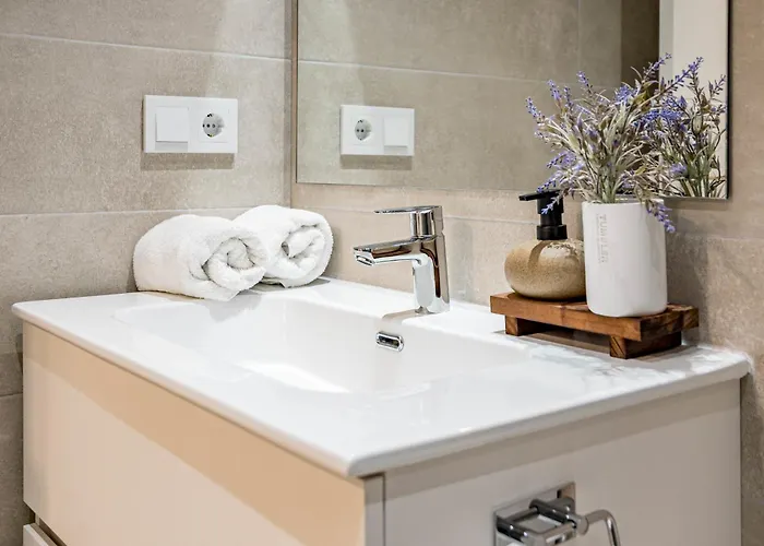 Ae2.2b - Newly Built With Big And Sunny Balcony *