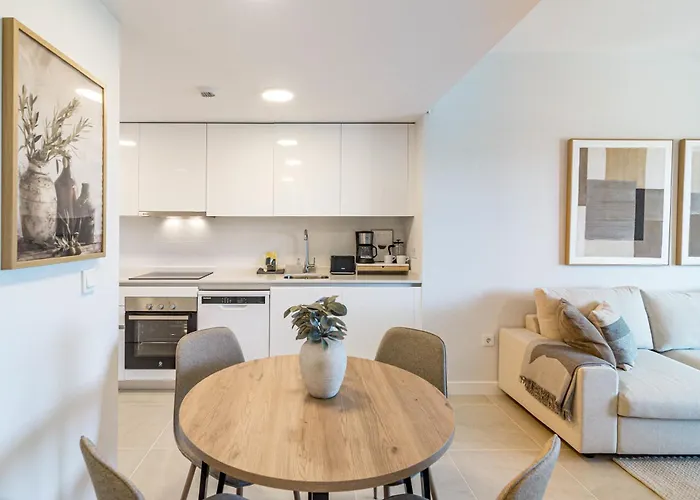 Ae2.2b - Newly Built With Big And Sunny Balcony Estepona